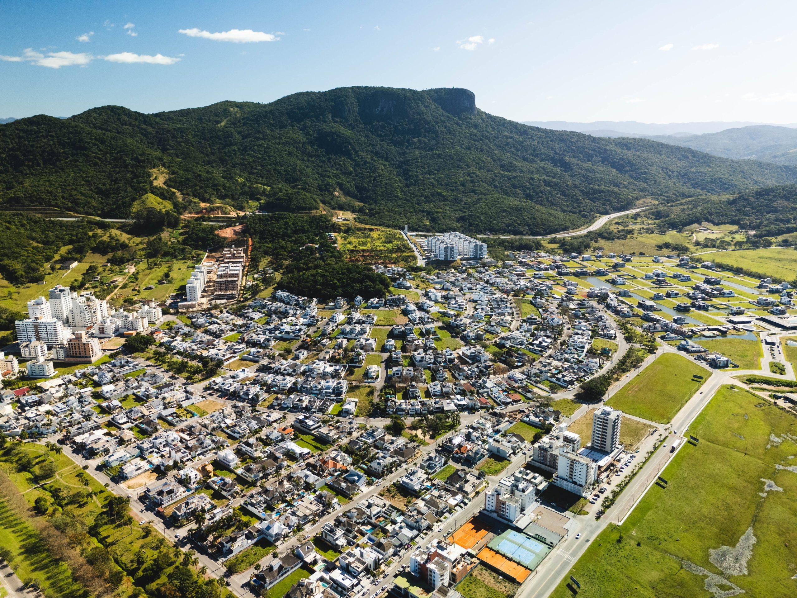 Por que Cidade Pedra Branca, se é um bairro? Por que Cidade Pedra Branca, se é um bairro?